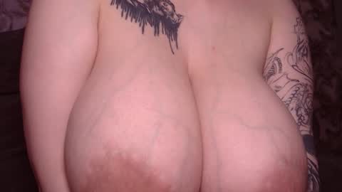 Snapshot of sweetpussy1311 chatting on 02-11-25, 10:39 DianaDmitry online show from 02-11-25, 10:39