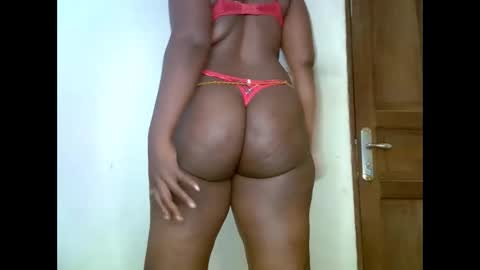 Snapshot of sweetrenne chatting on 02-14-25, 08:21 sweetrenne online show from 02-14-25, 08:21