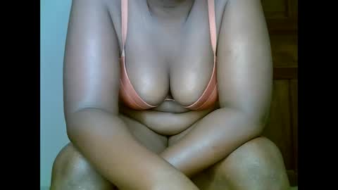 Snapshot of sweetrenne chatting on 02-19-25, 02:12 sweetrenne online show from 02-19-25, 02:12