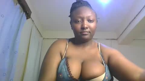 Snapshot of sweetrose2049 chatting on 05-01-26, 10:53 Rose Watetu online show from 05-01-26, 10:53