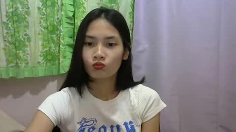 Mia online show from 02-23-25, 12:27