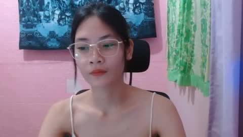 Snapshot of sweetsexygirl20 chatting on 06-19-26, 05:12 Mia online show from 06-19-26, 05:12