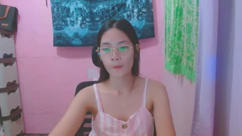 Snapshot of sweetsexygirl20 chatting on 06-24-26, 10:36 Mia online show from 06-24-26, 10:36