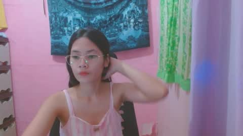 Snapshot of sweetsexygirl20 chatting on 07-07-26, 06:05 Mia online show from 07-07-26, 06:05