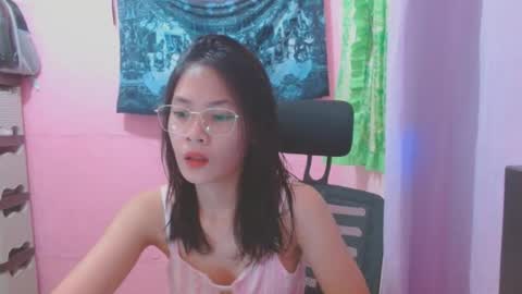 Snapshot of sweetsexygirl20 chatting on 07-17-26, 04:30 Mia online show from 07-17-26, 04:30