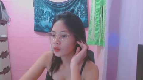 Snapshot of sweetsexygirl20 chatting on 08-04-26, 05:21 Mia online show from 08-04-26, 05:21