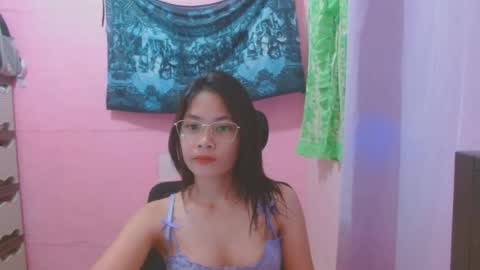 Snapshot of sweetsexygirl20 chatting on 08-06-26, 03:30 Mia online show from 08-06-26, 03:30