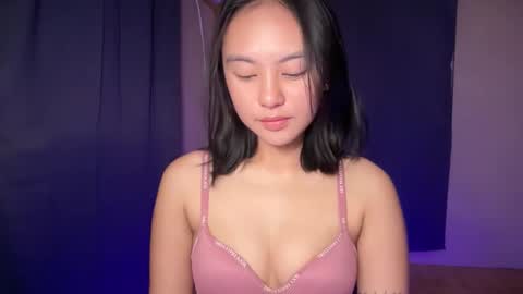 Snapshot of sweetsexyx_bella chatting on 05-12-26, 11:24 sweetsexyx_bella online show from 05-12-26, 11:24