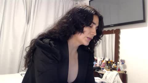 Snapshot of sweetsmile28 chatting on 02-09-26, 12:03 Dianis online show from 02-09-26, 12:03