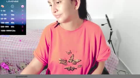 Snapshot of sweetsquirtx23 chatting on 03-08-25, 10:43 lili online show from 03-08-25, 10:43