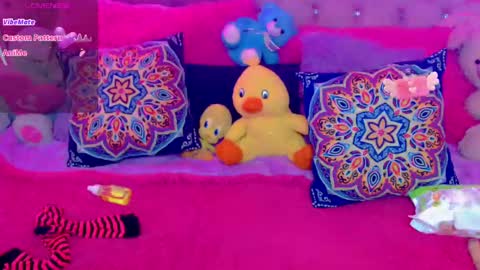 Snapshot of sweett_martina chatting on 02-14-25, 04:37 martina online show from 02-14-25, 04:37