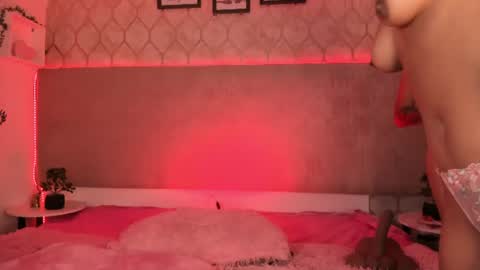 Snapshot of sweettemptatiionn chatting on 06-11-26, 07:06 candy scarlett online show from 06-11-26, 07:06