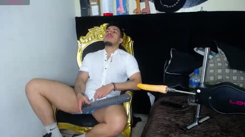Snapshot of sweettguy_ chatting on 06-22-26, 12:35 Jei online show from 06-22-26, 12:35