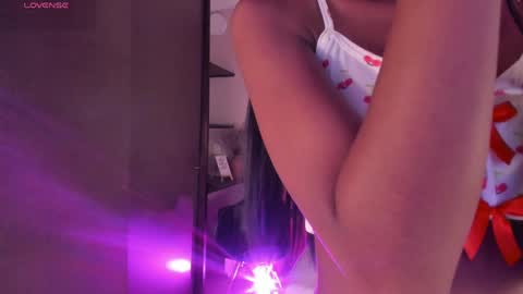 sweetviolet___ online show from 06-01-26, 12:07