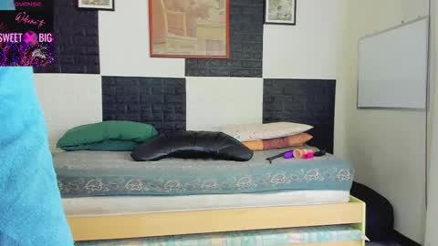 Alyssa  Matt . Nice to meet you  thumb up me please its important online show from 10-13-25, 01:44