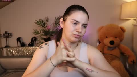 Snapshot of sweetxfreedom chatting on 05-19-26, 11:27 sweetxfreedom online show from 05-19-26, 11:27