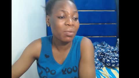 Snapshot of sweetxxpie chatting on 09-21-25, 08:43 Sweetxxpie online show from 09-21-25, 08:43