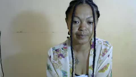 Snapshot of sweety_angel_7 chatting on 11-23-25, 06:13 Sarah online show from 11-23-25, 06:13