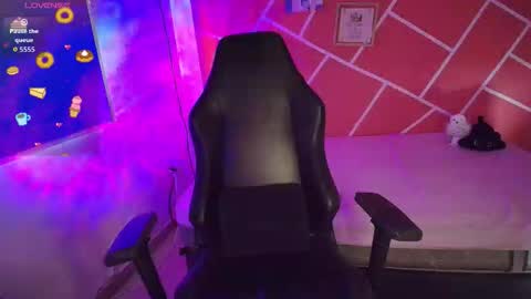 sweety_dreamgirl online show from 03-10-26, 12:21