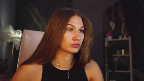 Snapshot of sweety_emilya chatting on 05-18-26, 05:57 Emily online show from 05-18-26, 05:57