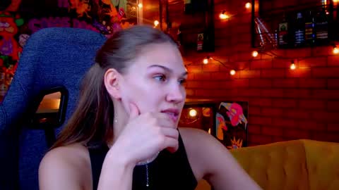 Snapshot of sweety_emilya chatting on 05-20-26, 06:08 Emily online show from 05-20-26, 06:08