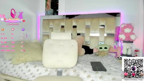  independent model  online show from 03-07-25, 12:58