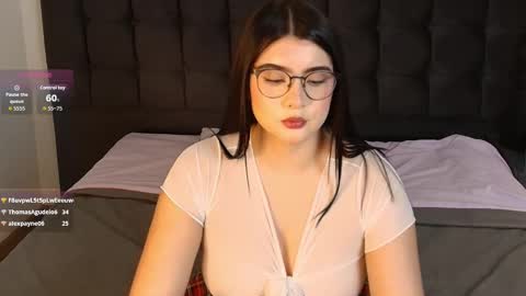 Snapshot of sweety_nicole_ chatting on 11-01-25, 01:07 sweety nicole 3 online show from 11-01-25, 01:07