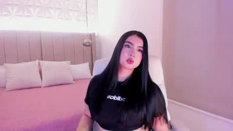 Snapshot of sweety_nicole_ chatting on 05-14-26, 02:24 sweety nicole 3 online show from 05-14-26, 02:24