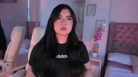 Snapshot of sweety_nicole_ chatting on 05-17-26, 02:46 sweety nicole 3 online show from 05-17-26, 02:46