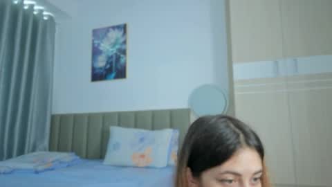 Vikky online show from 05-22-26, 12:07