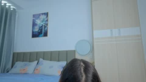 Vikky online show from 05-23-26, 12:05