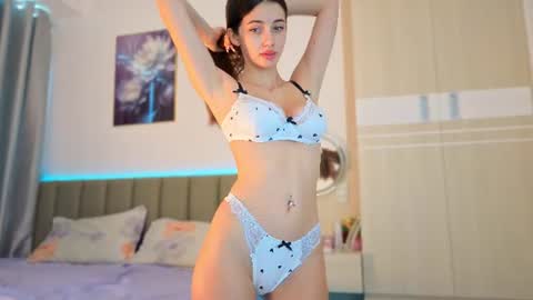 Vikky online show from 06-28-26, 12:49