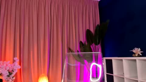 Leya online show from 11-25-25, 05:51