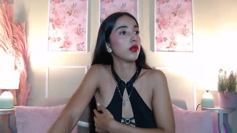 Snapshot of sweetylally chatting on 01-19-26, 11:58 LAURA online show from 01-19-26, 11:58