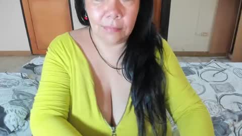 Snapshot of sweewoman_ chatting on 07-08-26, 12:42 Miranda online show from 07-08-26, 12:42