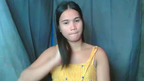 Snapshot of swettie_rhea chatting on 04-24-26, 02:41 Rhea online show from 04-24-26, 02:41
