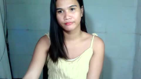 Snapshot of swettie_rhea chatting on 05-10-26, 02:22 Rhea online show from 05-10-26, 02:22
