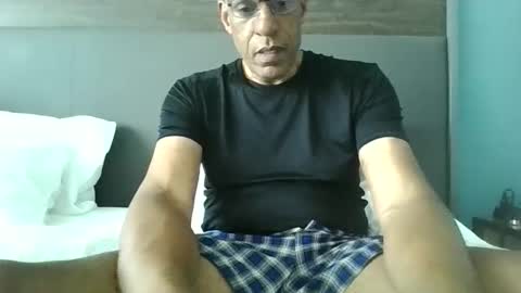 swimmerbod2495 online show from 05-16-26, 06:07