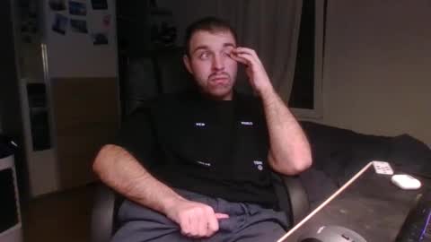 Snapshot of swislut chatting on 05-27-26, 07:33 swislut online show from 05-27-26, 07:33