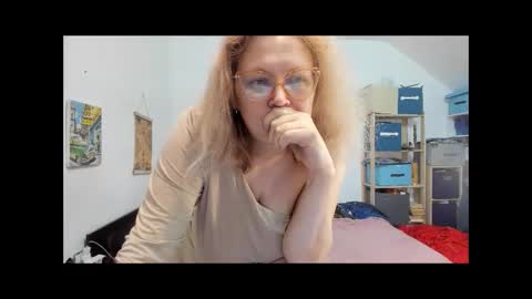 Snapshot of switchlorenx chatting on 12-07-24, 02:42 switchlorenx online show from 12-07-24, 02:42