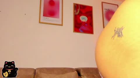 Snapshot of swt_blonde chatting on 01-31-25, 03:41 Ambar online show from 01-31-25, 03:41