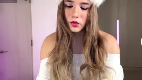 Snapshot of swtgoldenangel_ chatting on 06-28-26, 05:35 swtgoldenangel_ online show from 06-28-26, 05:35