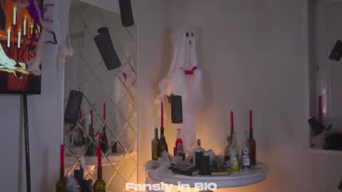 Sophie online show from 10-27-25, 11:25