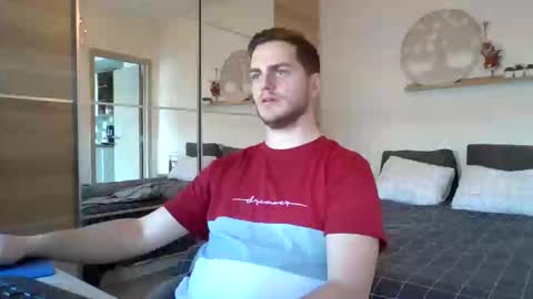 Snapshot of syl092 chatting on 01-10-25, 01:31 syl092 online show from 01-10-25, 01:31