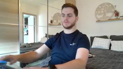 Snapshot of syl092 chatting on 01-14-25, 01:28 syl092 online show from 01-14-25, 01:28