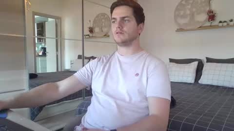 Snapshot of syl092 chatting on 03-07-25, 12:45 syl092 online show from 03-07-25, 12:45