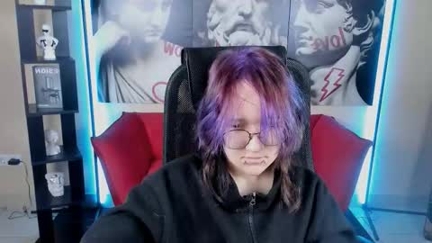 syllviareed online show from 12-18-25, 07:14