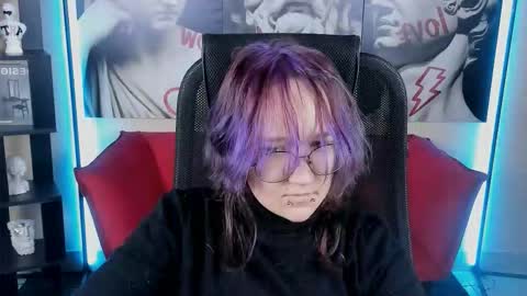 syllviareed online show from 12-19-25, 08:10