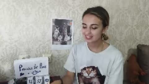 Snapshot of sylviaoris chatting on 07-22-26, 01:36 Emily online show from 07-22-26, 01:36