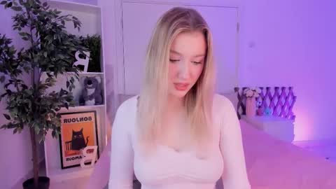 Ellie online show from 02-10-26, 07:12